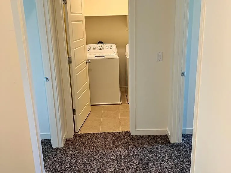 2280 W Laurie Ln — Photo 4