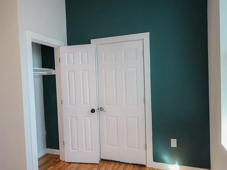 652 Delhi Ave — Photo 16