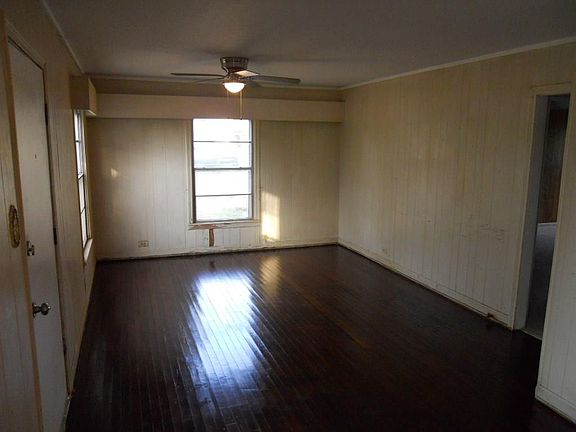 5th image of 1201 W Hullum St