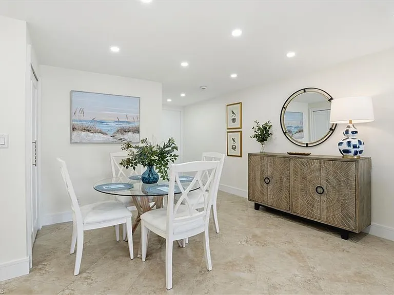 3443 Gulf Shore Blvd N #814 — Photo 22
