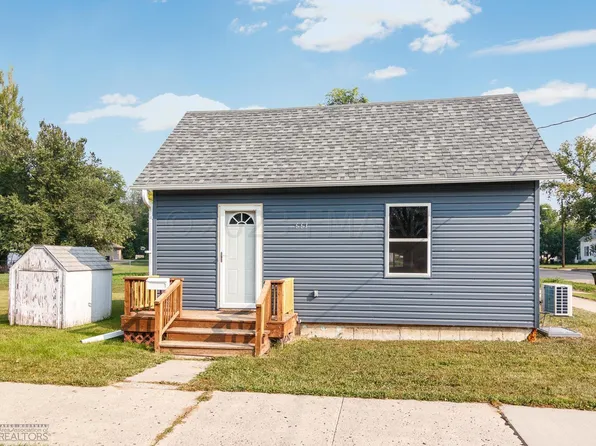 661 4th St SW, Valley City, ND 58072