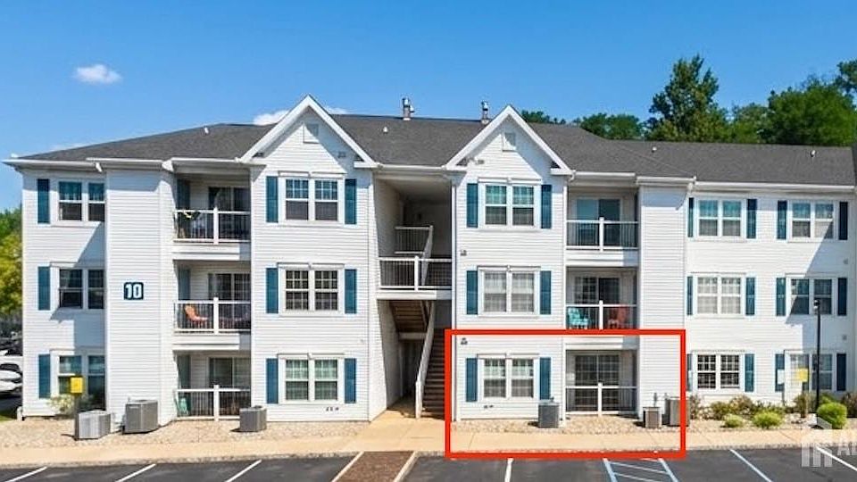 1st image of 1013 Waterford Dr