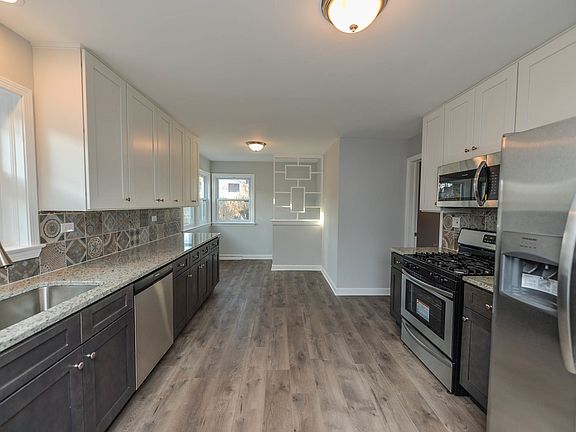 3rd image of 7108 W Montrose Ave