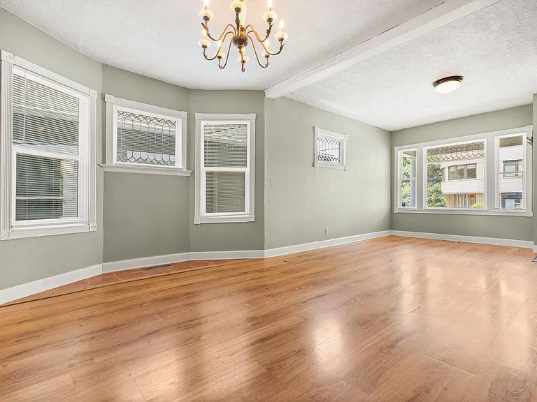 2708 SE Clinton St — Photo 7