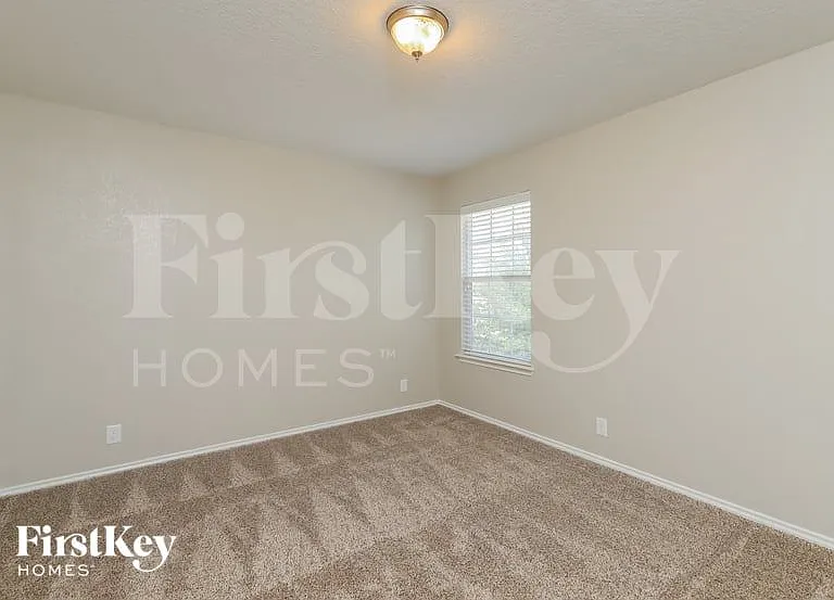 9803 Wolff Run — Photo 10