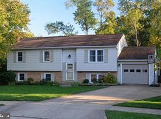 10111 Round Top Ct, Fairfax, VA 22032