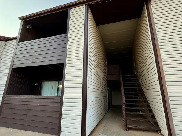 412 N Oakwood Rd, Enid, OK 73703