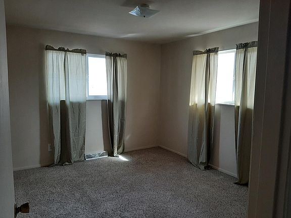 4th image of 3966 Geraldine Ave