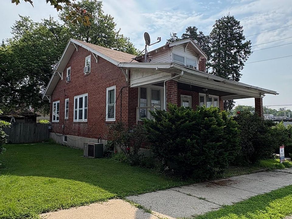 2nd image of 1413 Luzerne St