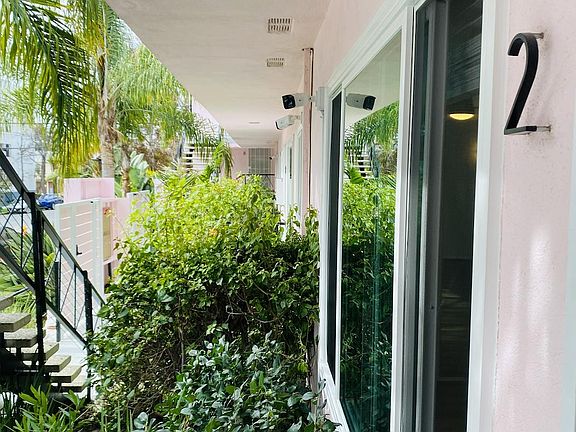 4th image of 325 Idaho Ave APT 2