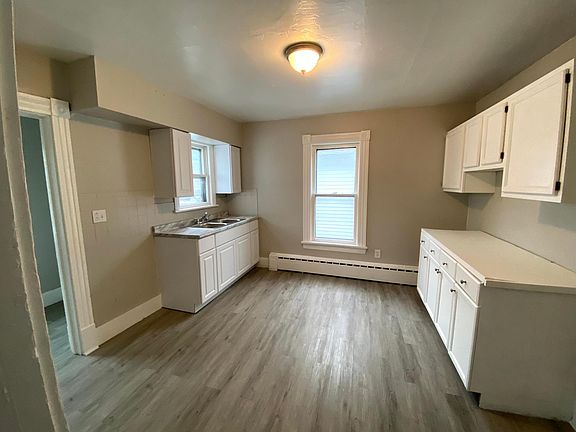 2nd image of 1224 W 5th St