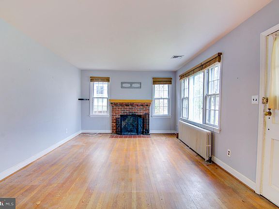 3rd image of 701 Highland Ave
