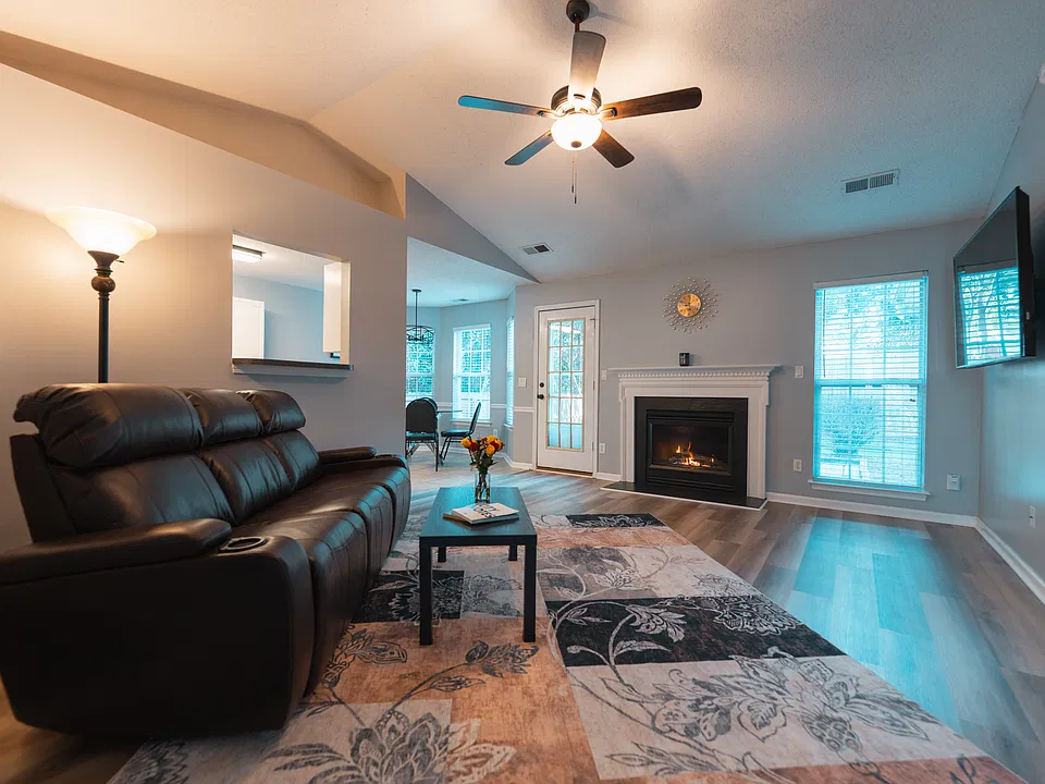 7401 Starvalley Dr