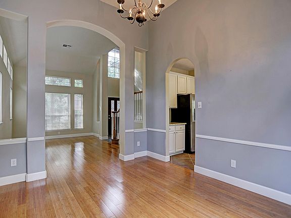 5th image of 147 N Willow Point Cir