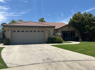 10605 Villa Hermosa Dr, Bakersfield, CA 93311