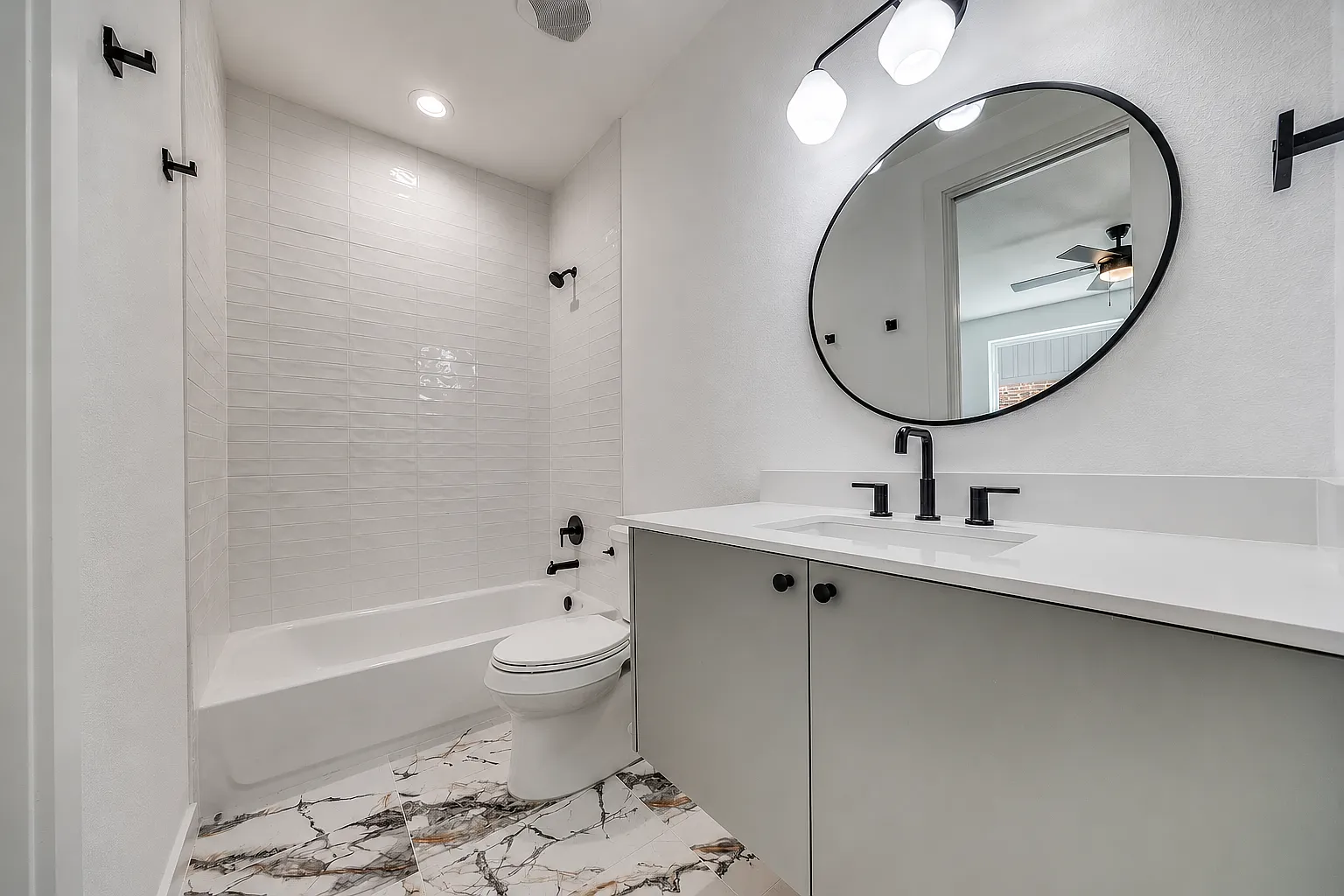 2 bed, 2.5 bath, 2097 sqft, $2,998 — Photo 4