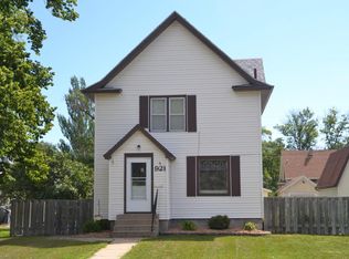 921 S 2nd St, Aberdeen, SD 57401