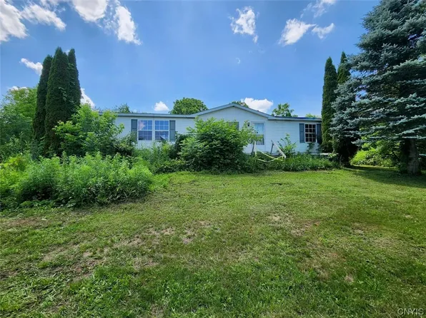 2796 Holmes Rd, Weedsport, NY 13166