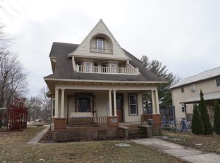 1420 Clark St, Charles City, IA 50616