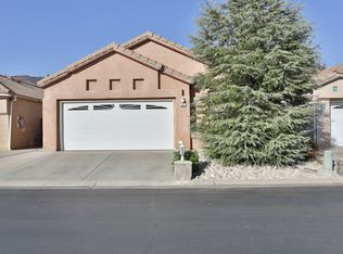 565 Berkshire Ln, San Jacinto, CA 92583