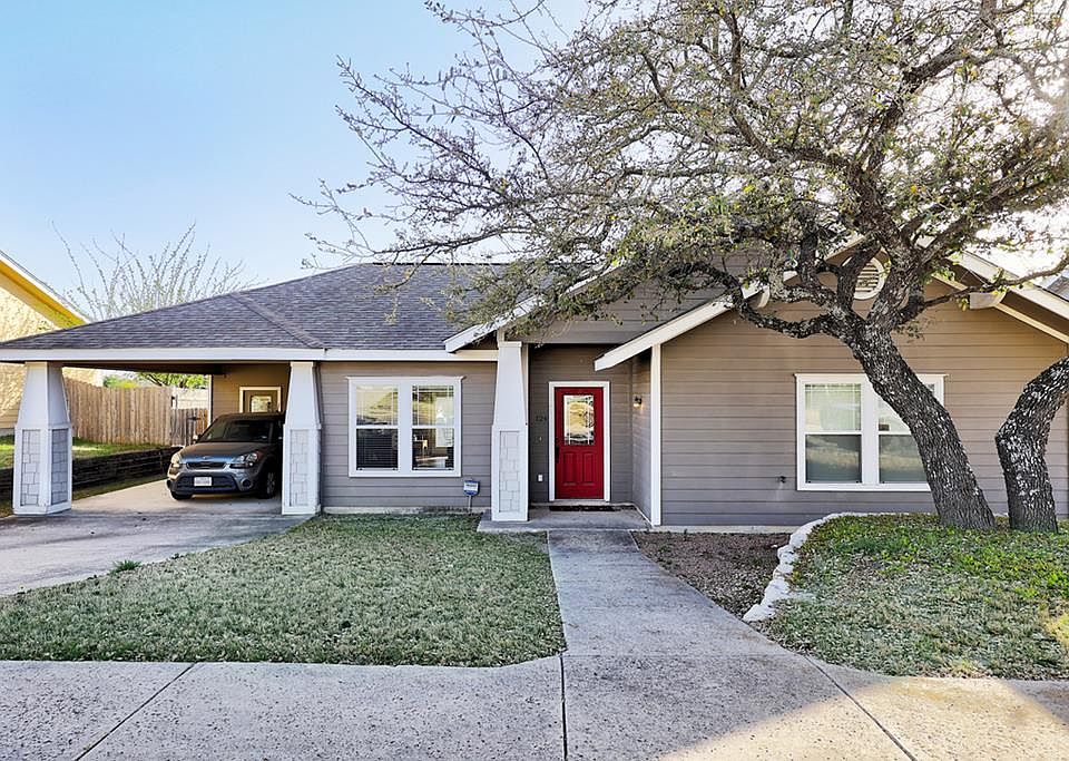 1st image of 124 Ivy Ln