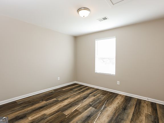 5th image of 208 Piedmont Ct