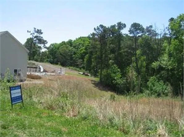 199 Arbor Gates Dr, Cornelia, GA 30531