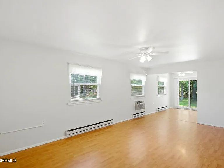 54 Constitution Blvd — Photo 7