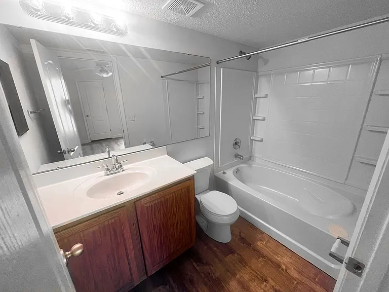 Heritage Apartments — Photo 24