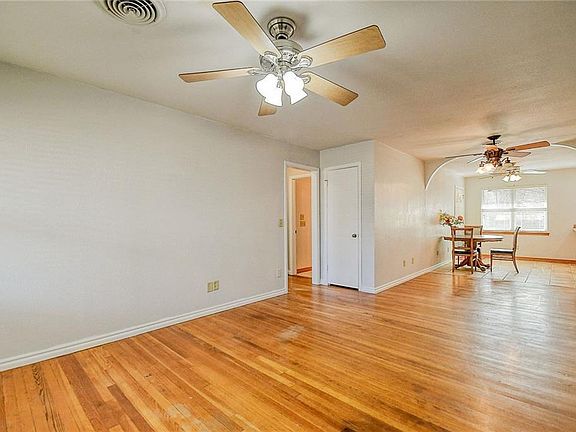 4th image of 1404 Dorchester Dr