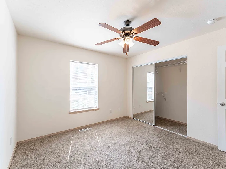 Battlefield Park Apartments — Photo 54
