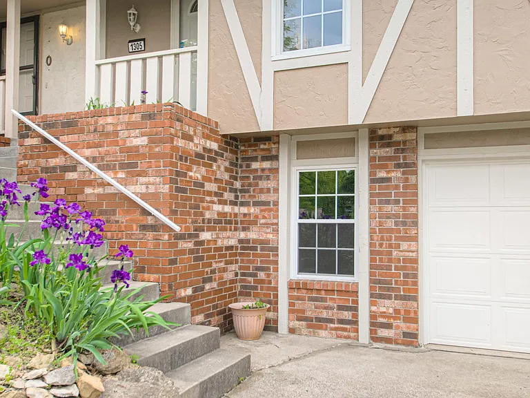 1305 La Chateau Dr — Photo 23