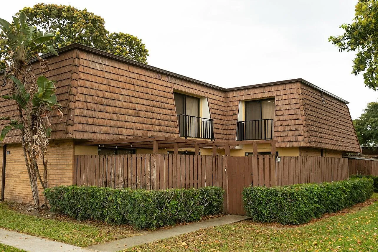 3 bed, 2.5 bath, 1488 sqft, $2,800 — Photo 2