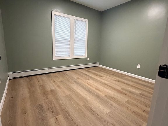 5th image of 164 Grove St APT 1S