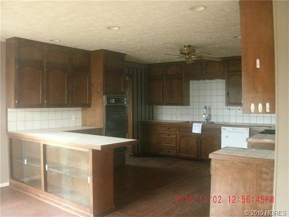 3rd image of 1208 S Wortman Ave