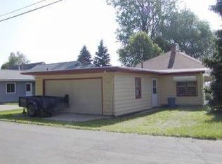 2844 Shorewood Dr, Oshkosh, WI 54901