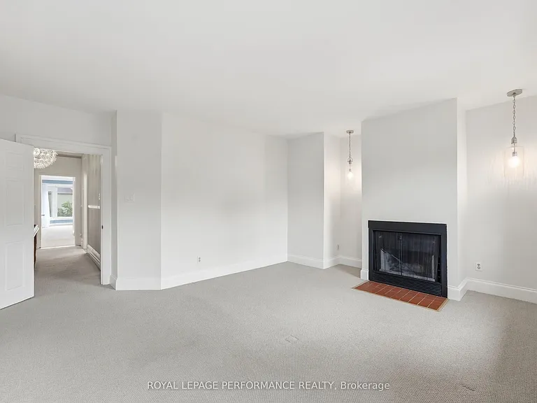 284 Crichton St — Photo 27
