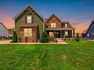529 Clearview Rd, Cottontown, TN 37048