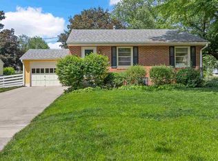1816 B St, Iowa City, IA 52245