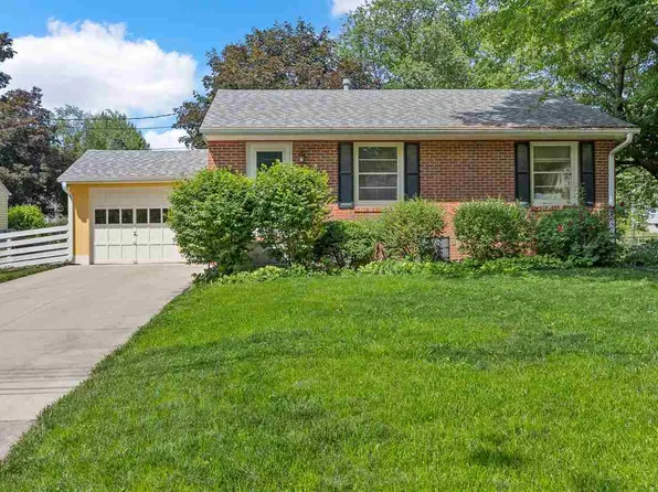 1816 B St, Iowa City, IA 52245