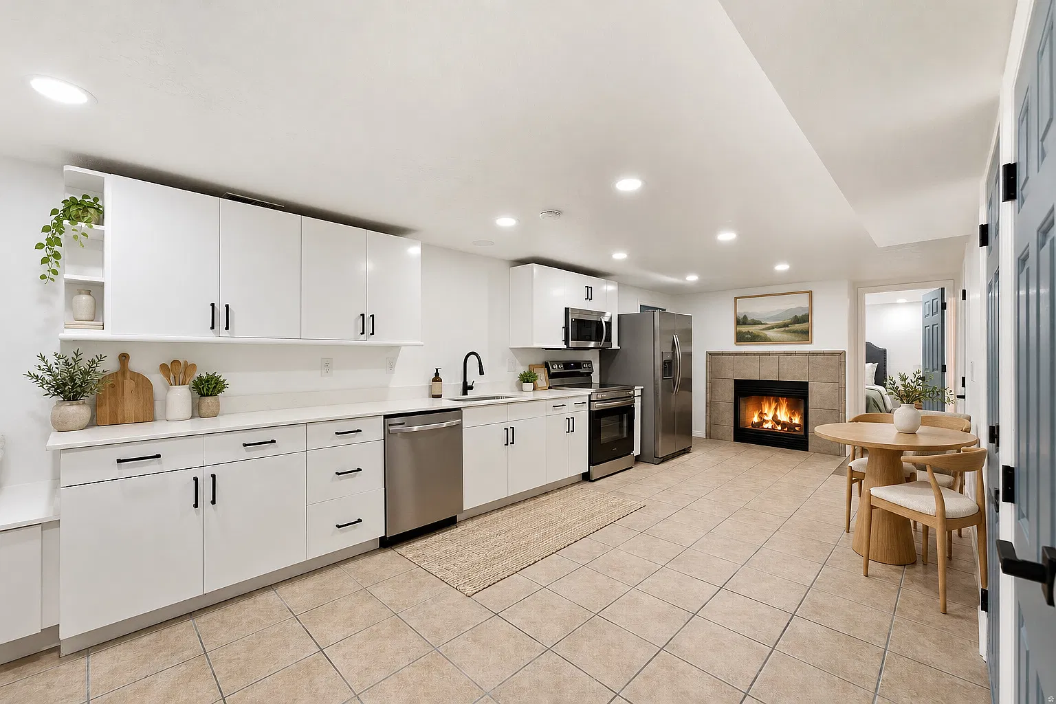 2 bed, 1100 sqft, $1,550 — Photo 3