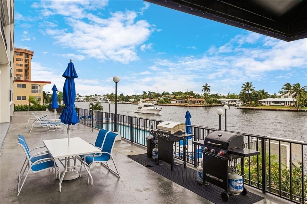 Undisclosed address (2-bed condo, 1,200 sq ft, ZIP 33062), photo 6