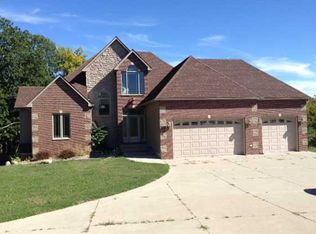 744 E State St, Colfax, IA 50054