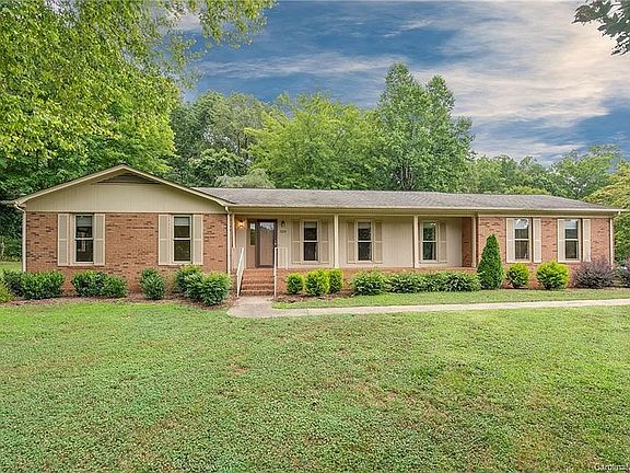 3rd image of 395 Fairforest Dr