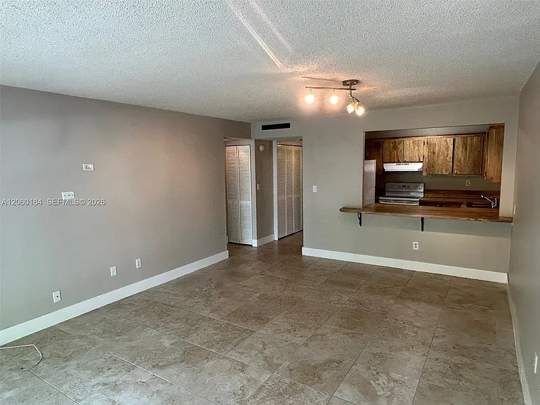9301 SW 92nd Ave #C213 — Photo 3