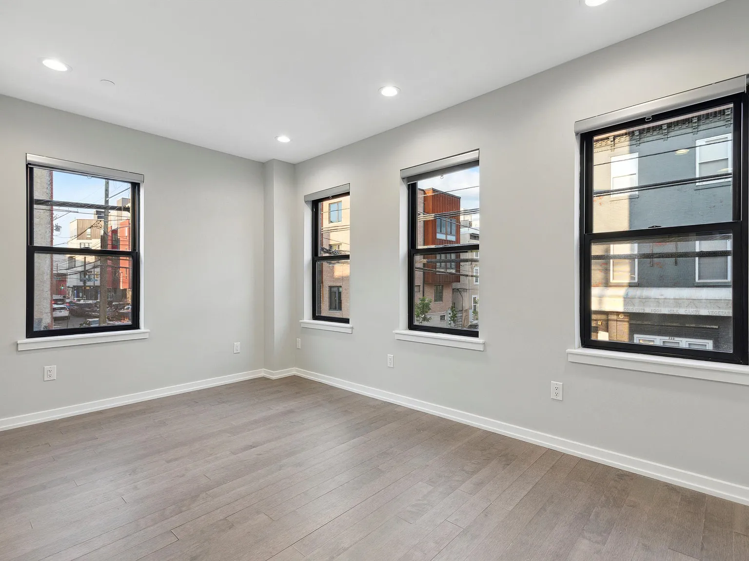 2 bed, 2.5 bath, 1207 sqft, $2,500 — Photo 2
