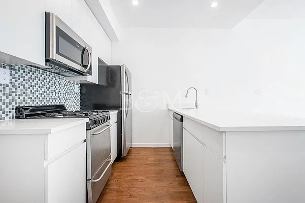 Rented by Brick&Mortar | media 23