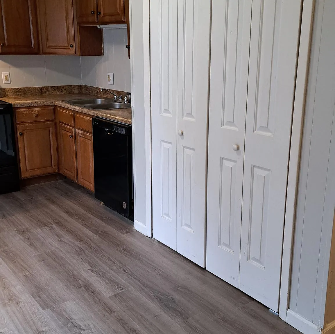 3 bed, 1.5 bath, 1160 sqft, $1,000 — Photo 3