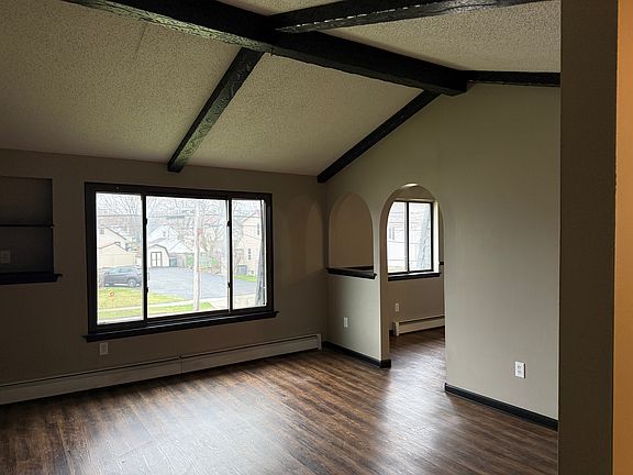 4th image of 115 Jackson Ave #3