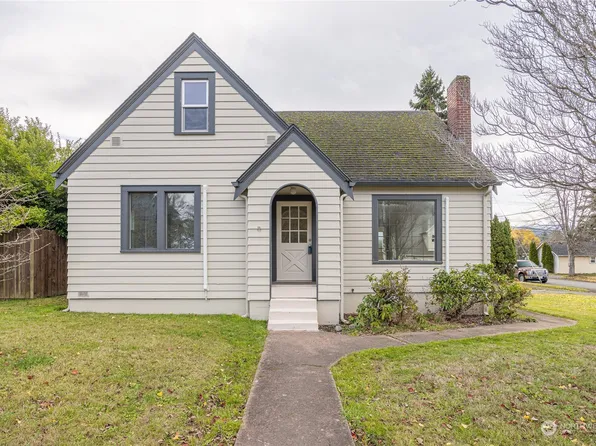702 E 8th St, Port Angeles, WA 98362